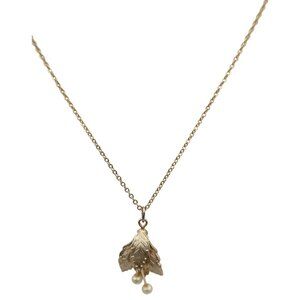 Vintage Gold Tone Leaf & Pearl Accent Pendant Chain Necklace Dainty Botanical